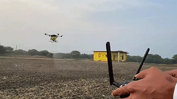 युवा इंजीनियर ने किसानों के लिए बनाया खास ड्रोन! 