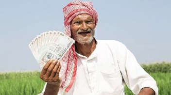 पंतप्रधान-किसान योजनेंतर्गत शेतकर्‍यांना ७,३८४ कोटी रुपये हस्तांतरित करण्यात आले!